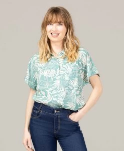 Chemise Femme Manches Courtes Imprimé Vert 9 Chemise Femme Manches Courtes Imprimé Vert -Style Famille Boutique prod 10725 chemise chemisier mc imprime vert celiora 666x812 fc7ea0111e0b