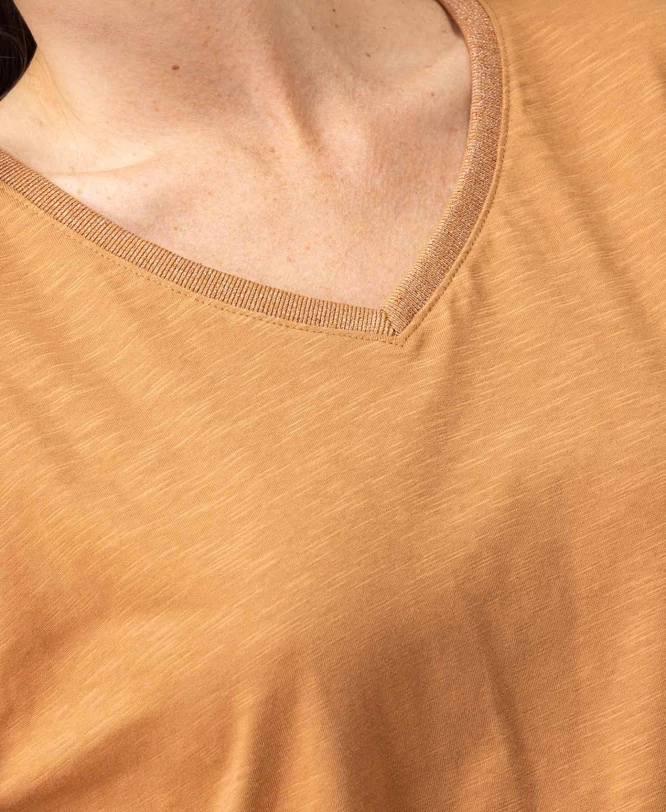 T-shirt Camel Femme Manches Longues Col V 3 T-shirt Camel Femme Manches Longues Col V – Image 3