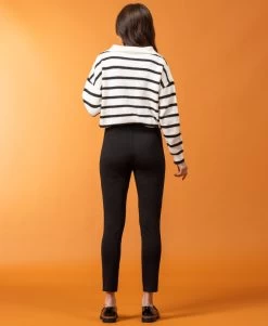 Pantalon Noir 7/8ème Femme -Style Famille Boutique prod 8642 7 8eme noir epita 666x812 fc7ea0111e0b